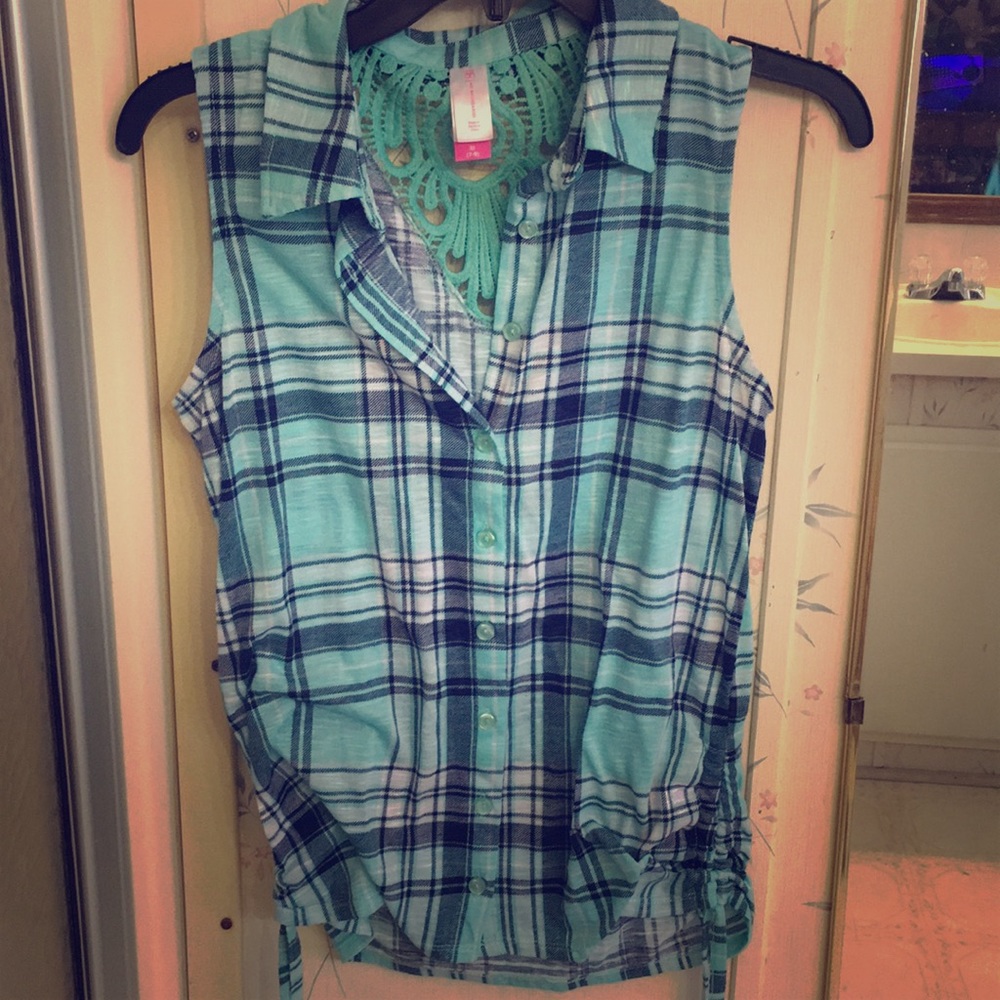 Embroidered plaid top